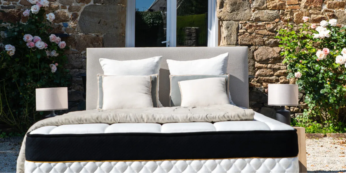 photo-matelas-haut-gamme-ressorts-1600x800.webp