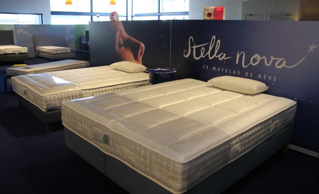 Magasin Adrien Michel à Brest - Exposition sommier et matelas Stella Nova