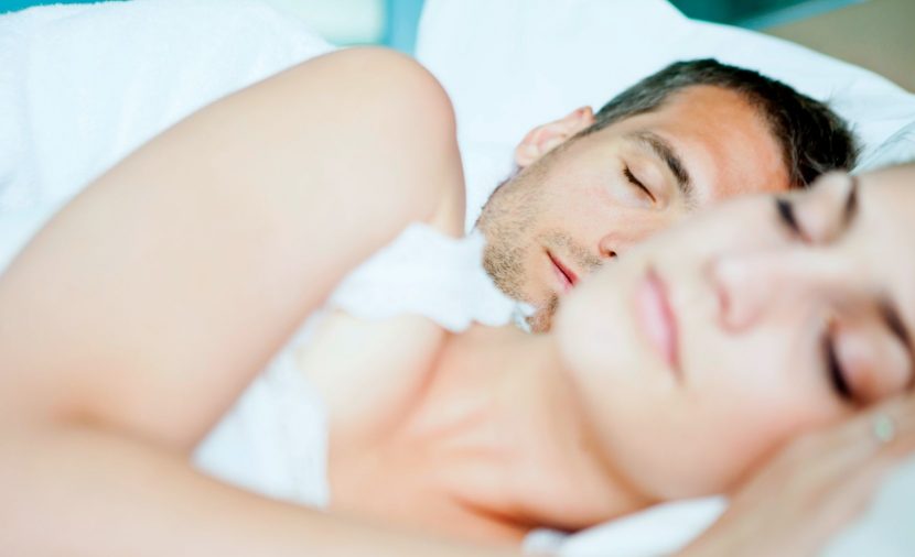 Photo couple endormi