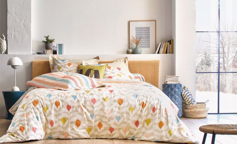 Photo linge de lit fleurs géométriques