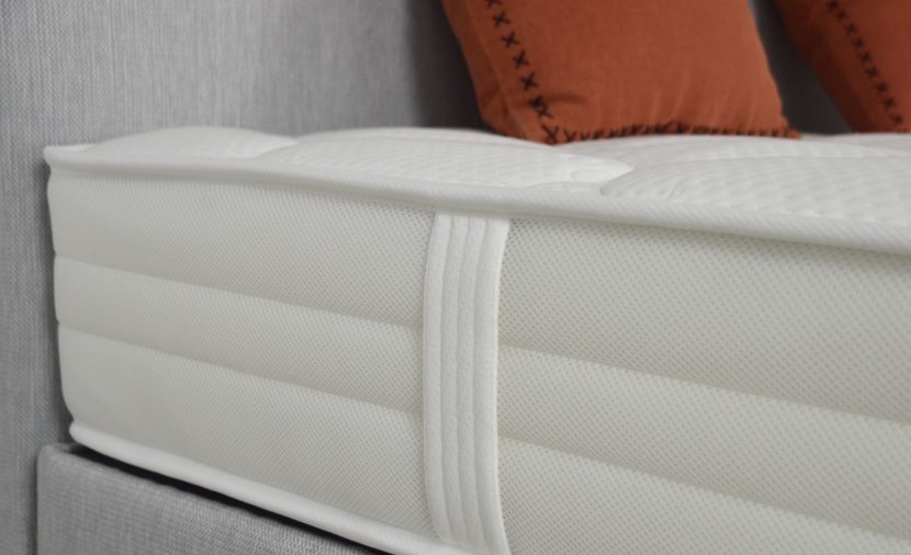 Photo matelas Arzon détail poignée de lit